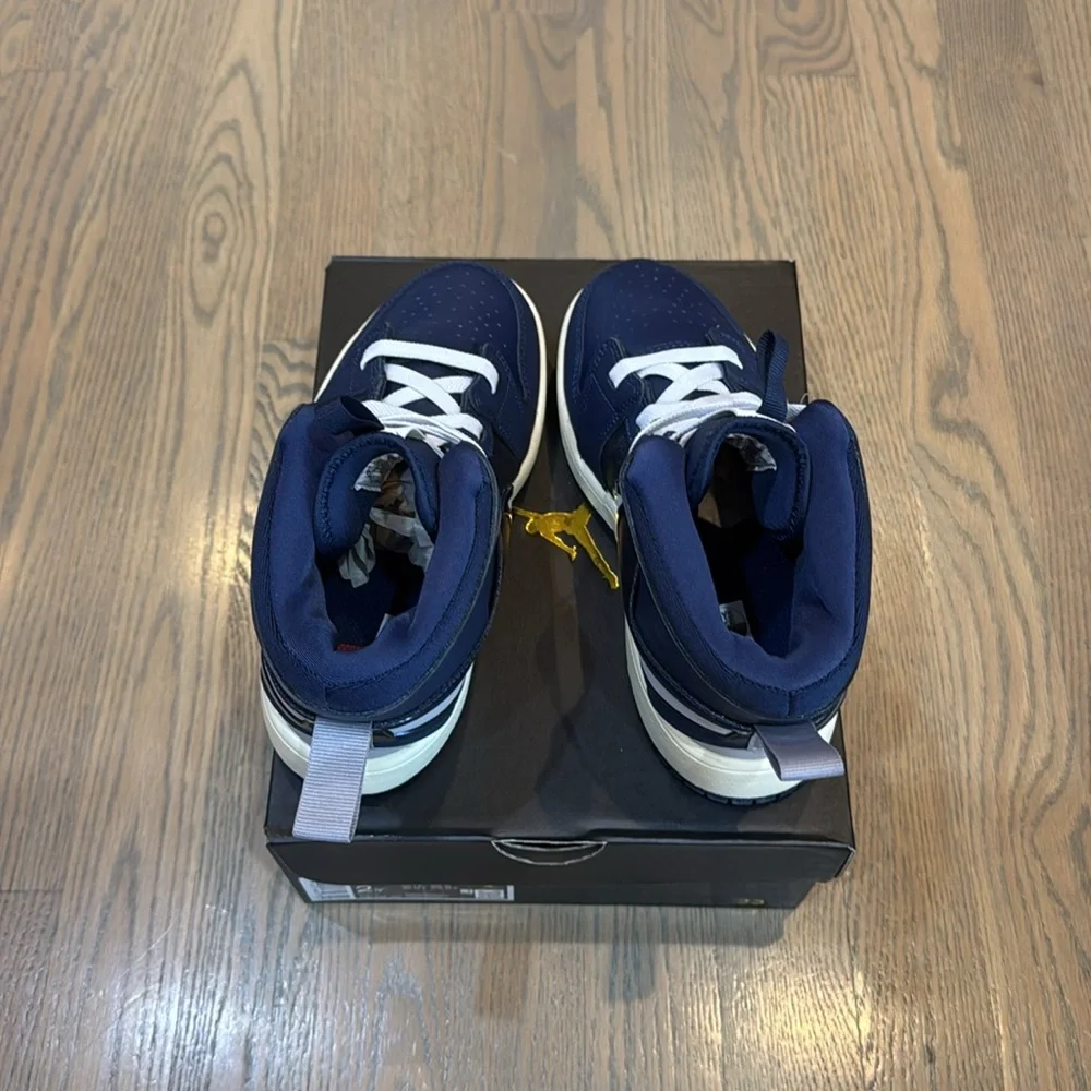 Nike NWT Jordan 1 Mid RM EasyOn - Picture 7 of 13